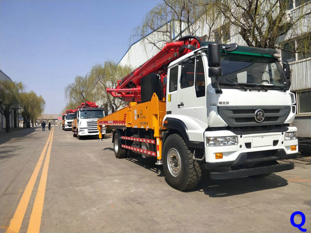 小型混凝土泵車，天泵，小型泵車