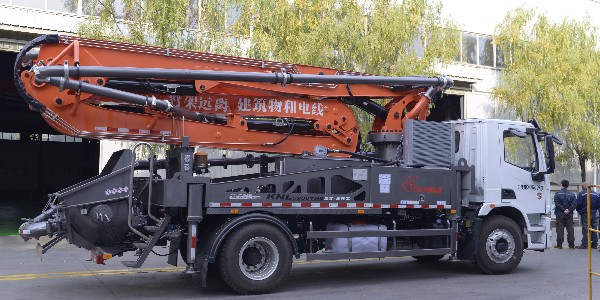 32米泵車在操作臂架之前要注意哪些？
